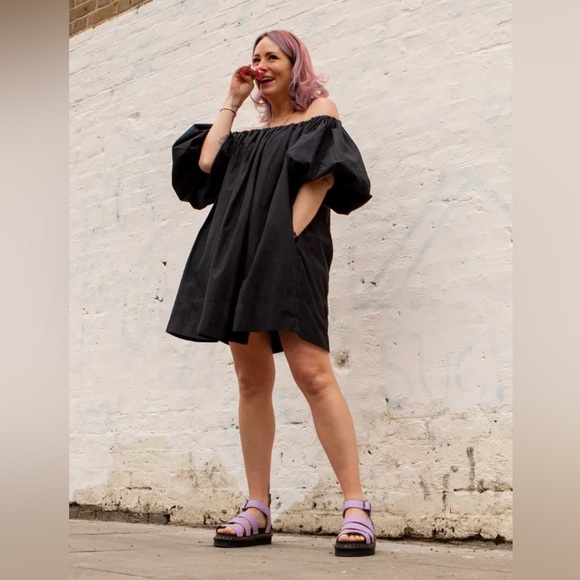 Dr. Martens Sandals ๐ - Picture 4 of 10